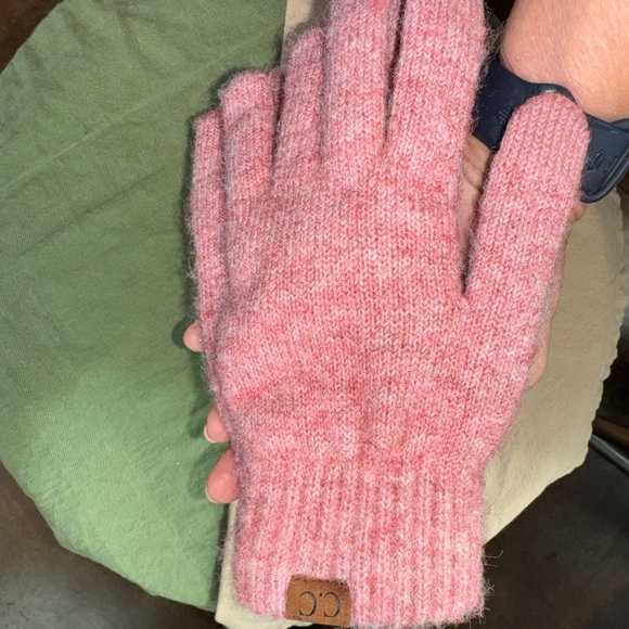 C.C Soft Pink Tech Gloves - Picture 3 of 5